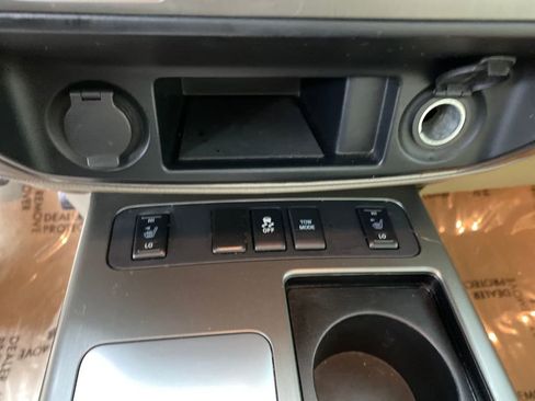 Used 2015 Nissan Armada SL w/ Moonroof Package image 22