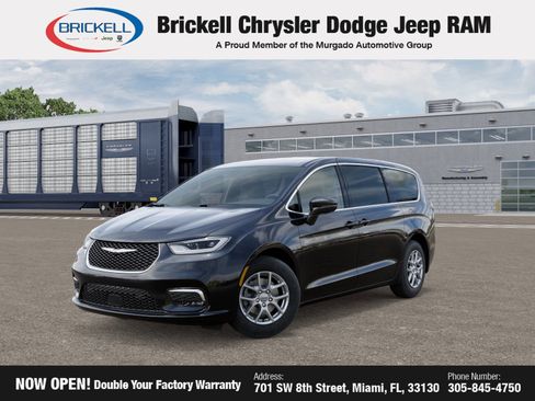 New 2026 Chrysler Pacifica Select image 1
