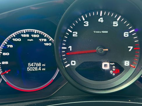 Used 2022 Porsche Panamera w/ Premium Package image 21