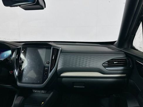 Used 2025 Subaru Forester Limited image 27