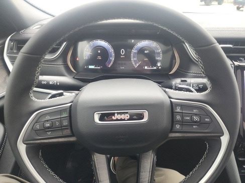 New 2025 Jeep Grand Cherokee L Limited image 15