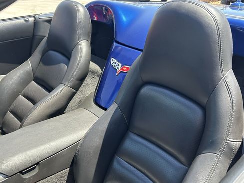 Used 2005 Chevrolet Corvette Convertible w/ Preferred Equipment Group RWD image 18
