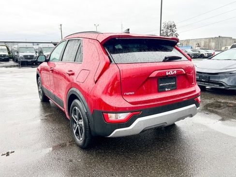 Used 2024 Kia Niro EX image 9