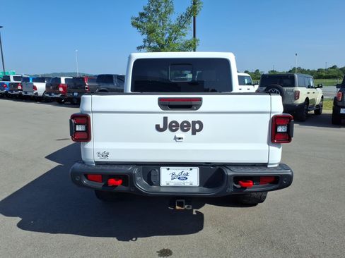 Used 2021 Jeep Gladiator Rubicon AWD/4WD image 4