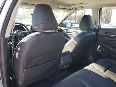 Used 2020 Nissan Altima 2.5 SR w/ Premium Package image 11