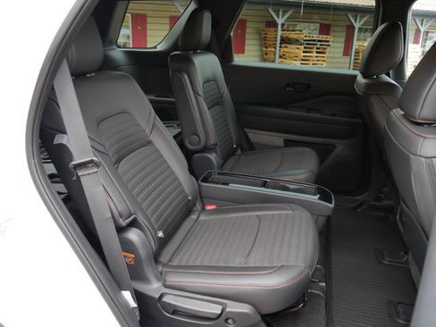 Certified 2025 Nissan Pathfinder Rock Creek image 30