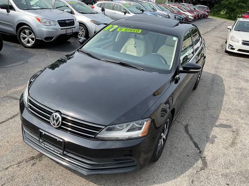 Used 2017 Volkswagen Jetta SE FWD image 5