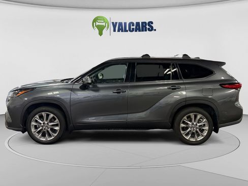 Used 2020 Toyota Highlander Limited AWD/4WD image 2