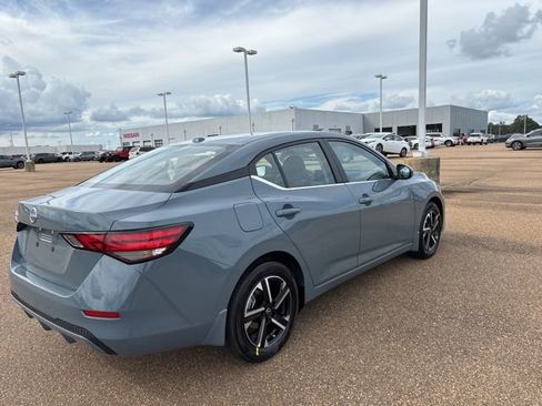 New 2025 Nissan Sentra SV image 3