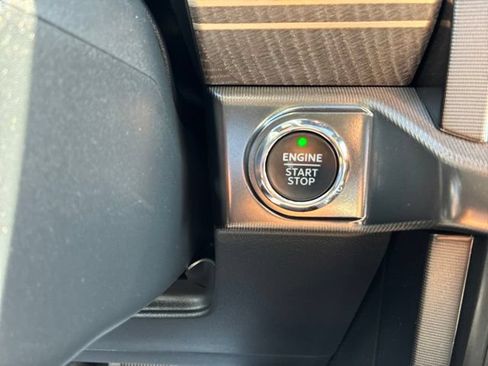 Used 2023 Ford F150 Platinum w/ FX4 Off-Road Package AWD/4WD image 28