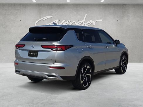 Used 2024 Mitsubishi Outlander FWD image 16