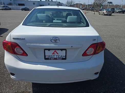 Used 2010 Toyota Corolla LE image 6
