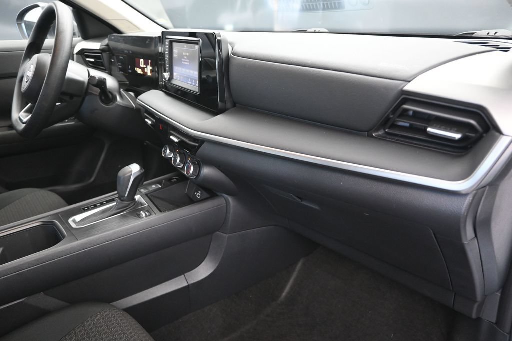 Used 2025 Nissan Kicks S AWD/4WD image 23