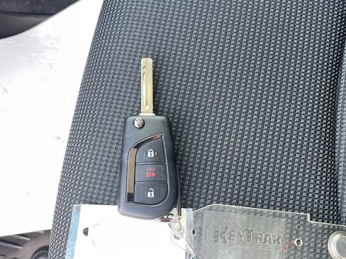 Used 2023 Toyota RAV4 LE AWD/4WD image 22