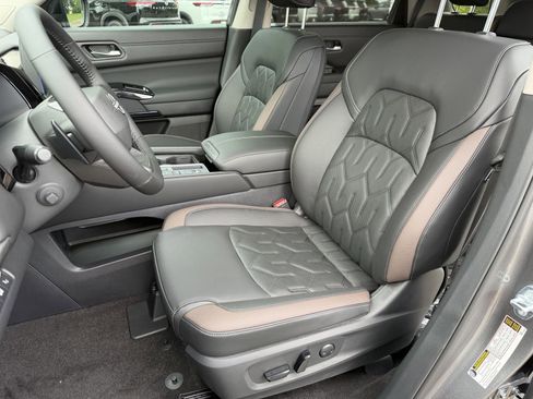 New 2026 Nissan Pathfinder Platinum w/ Cargo Package FWD image 24