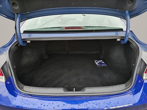 Used 2022 Hyundai Elantra SEL w/ Convenience + Premium Package FWD image 11