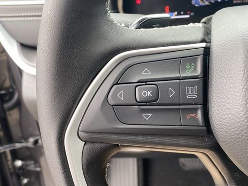 New 2025 Jeep Grand Cherokee L Altitude image 17