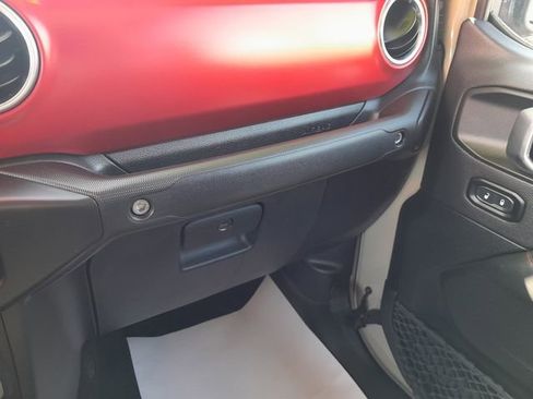 Used 2020 Jeep Gladiator Rubicon AWD/4WD image 33