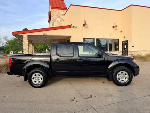 Used 2018 Nissan Frontier S image 6