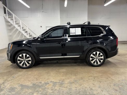 Used 2021 Kia Telluride EX w/ EX Premium Package FWD image 4