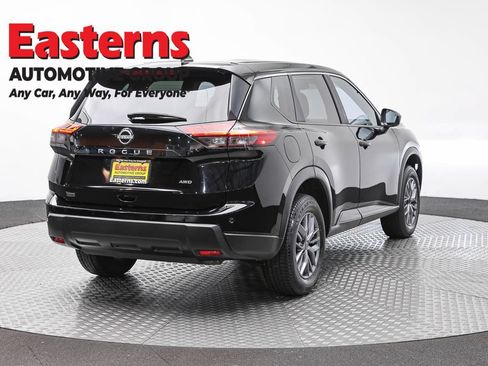 Used 2024 Nissan Rogue S AWD/4WD image 5