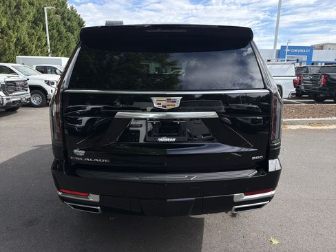 Used 2025 Cadillac Escalade Premium Luxury Platinum image 9