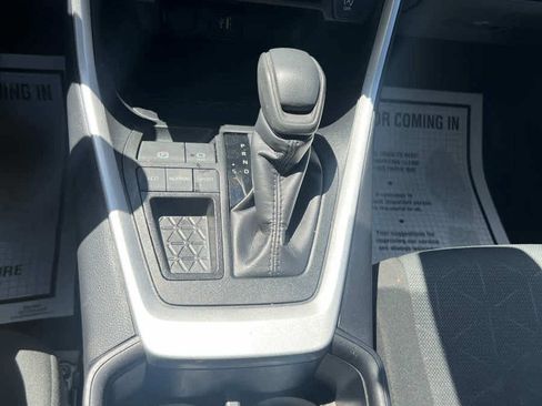 Used 2025 Toyota RAV4 XLE FWD image 20