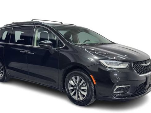 Used 2022 Chrysler Pacifica Touring-L FWD image 7
