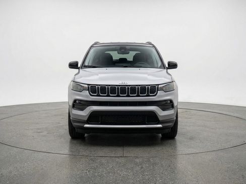 Used 2025 Jeep Compass Limited image 2