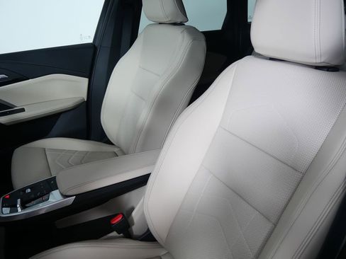 Used 2025 BMW X1 xDrive28i w/ Convenience Package image 11