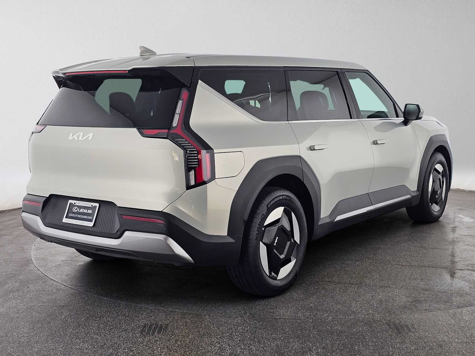 Used 2026 Kia EV9 Light RWD image 3