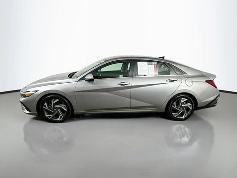 Used 2025 Hyundai Elantra Limited FWD image 5