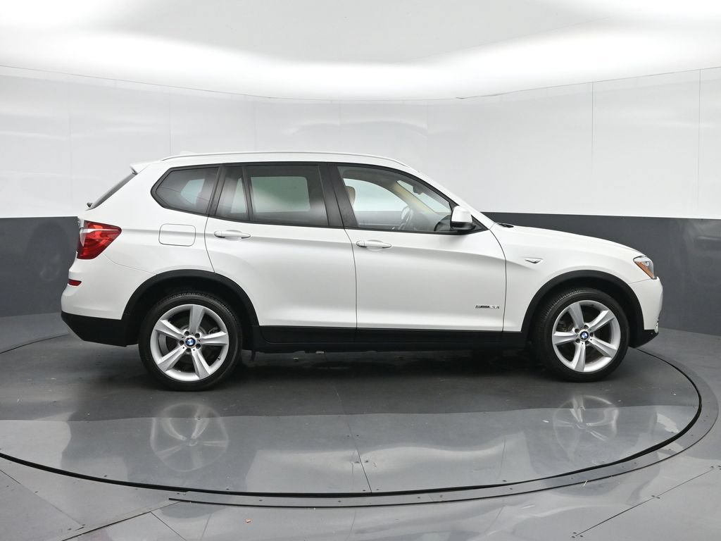 Used 2017 BMW X3 sDrive28i RWD image 8