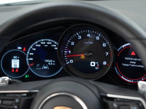 Certified 2023 Porsche Panamera Platinum Edition image 30