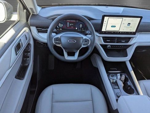 New 2025 Ford Explorer Active w/ Active Comfort Package image 16