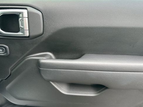 Used 2023 Jeep Gladiator Sport image 18