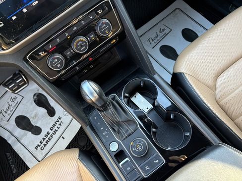 Used 2022 Volkswagen Atlas Cross Sport SEL Premium R-Line image 29