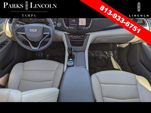 Used 2023 Cadillac XT6 Premium Luxury w/ Technology Package image 6