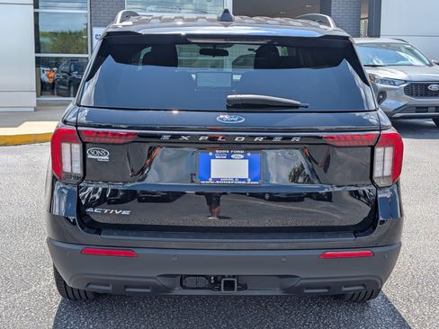 New 2026 Ford Explorer Active RWD image 10