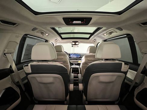 New 2026 BMW ALPINA XB7 image 38