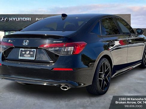 Used 2023 Honda Civic Sport image 9