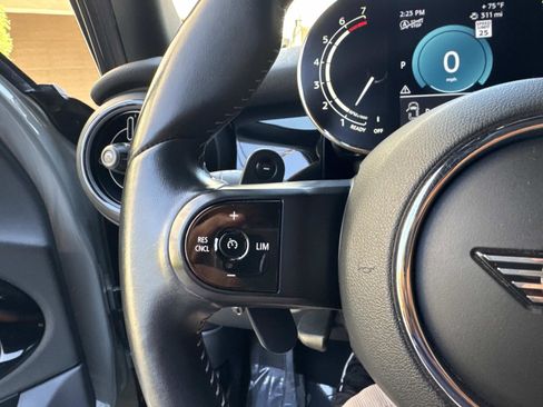 Used 2017 MINI Cooper 2-Door Hardtop FWD image 16