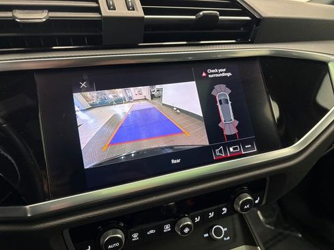 Used 2020 Audi Q3 2.0T Premium w/ Convenience Package AWD/4WD image 19