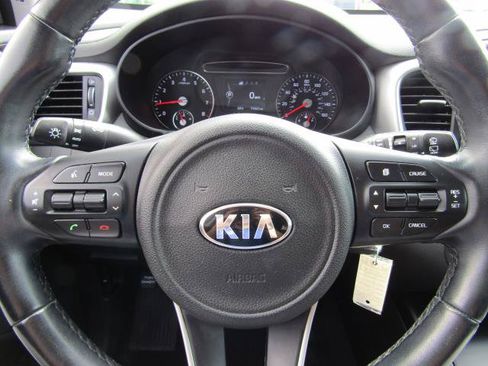 Used 2017 Kia Sorento AWD w/ LX Convenience Package image 16