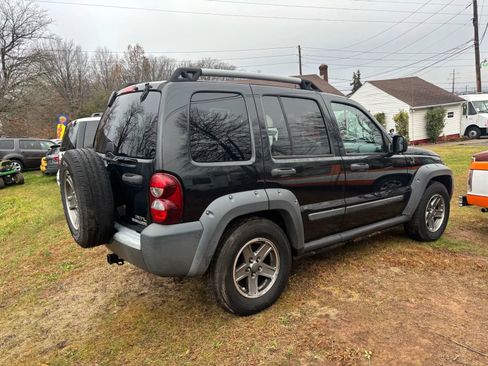 Used 2005 Jeep Liberty Renegade image 19
