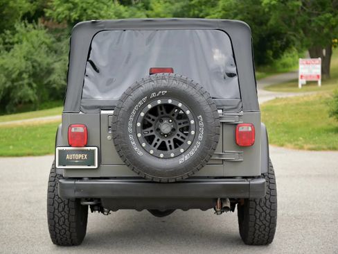 Used 2004 Jeep Wrangler 4WD w/ 30" Tire & Wheel Group image 24