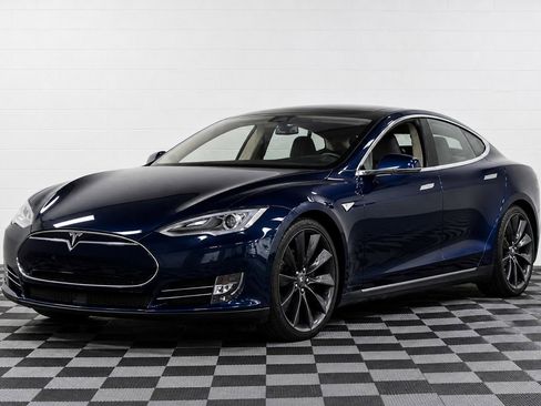 Used 2015 Tesla Model S 85 RWD image 1