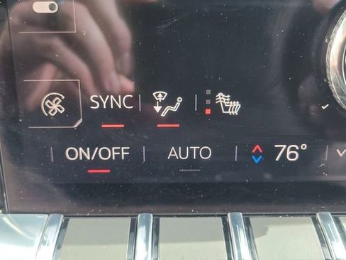 Used 2025 GMC Yukon Denali image 26