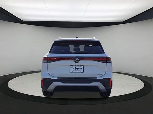 New 2026 Volkswagen Tiguan SE image 6