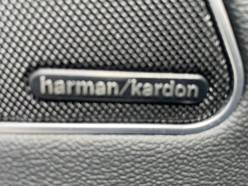 Used 2021 Maserati Levante image 13